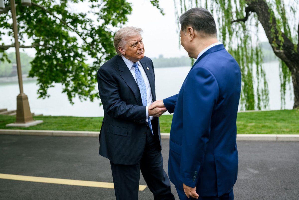 Xi-criticizes-Japan-remilitarization-during-Trump-summit-in-Beijing.jpg