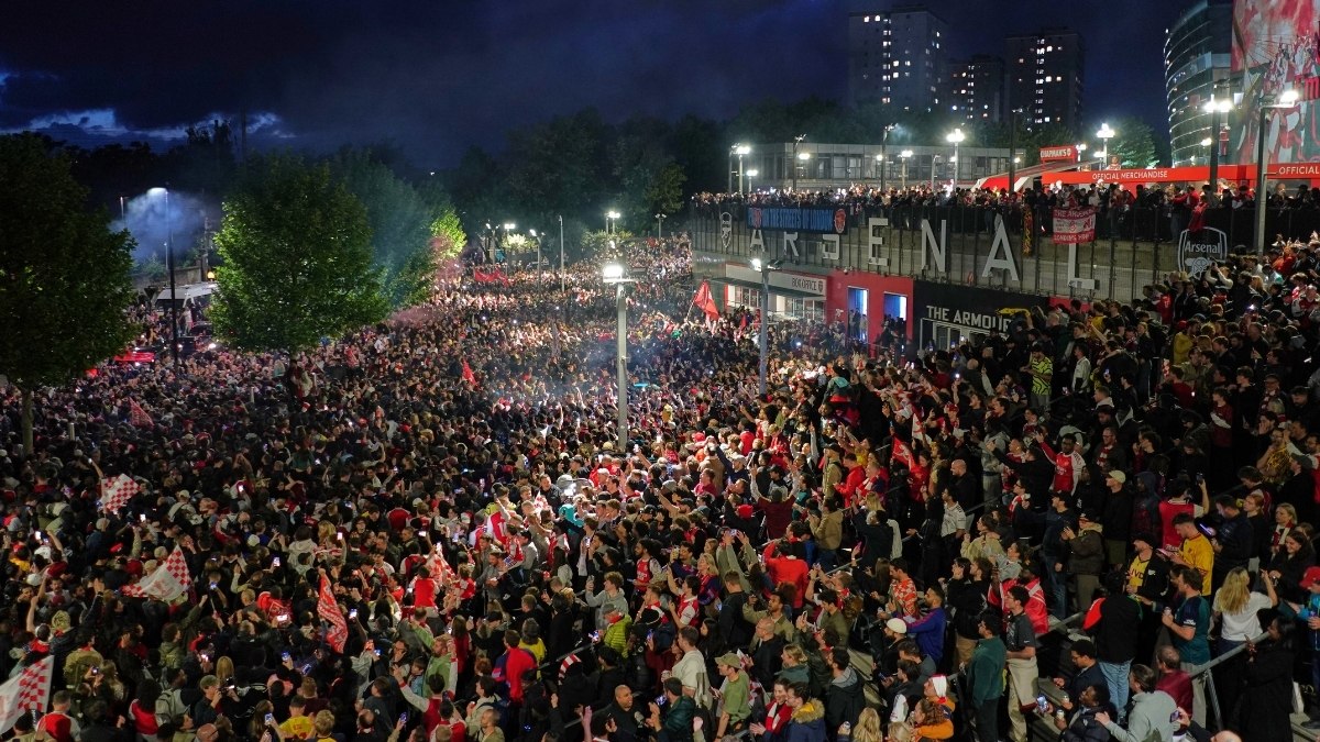 arsenal-fans-1779292083.jpg