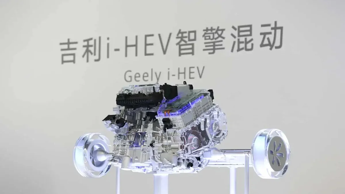 https2F2Fmedia.zenfs_.com2Fen2Fguessing_headlights_1782F409cfd35f0de0992baedd884fc6141b0.webp