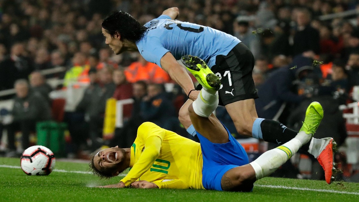 neymar-vs-uruguay-1779959054.jpg