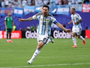 2026-06-17T012417Z_514006236_UP1EM6H03WFV5_RTRMADP_3_SOCCER-WORLDCUP-ARG-DZA-1781659551.jpg