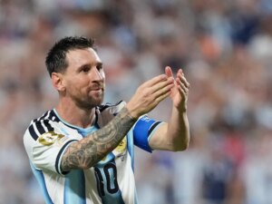 2026-06-17T024451Z_1718659893_UP1EM6H07MQ11_RTRMADP_3_SOCCER-WORLDCUP-ARG-DZA-1781667780.jpg