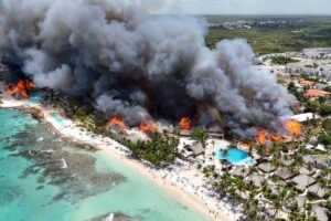 2026-06-20T014944Z_893954271_RC2DXLAST5J7_RTRMADP_3_DOMINICAN-REPUBLIC-FIRE.JPG