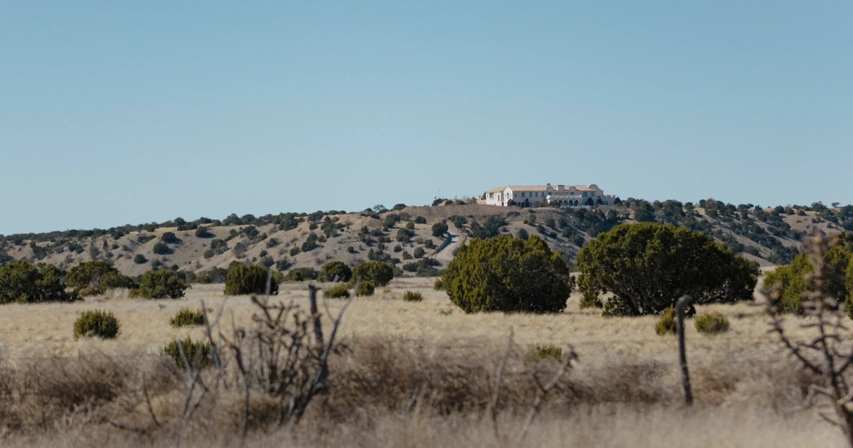 260313-zorro-ranch-wide-shot-adria-malcom-lr-f6b9a0.jpg