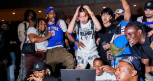 260609-knicks-fans-watch-party-mn-1330-25596e.jpg