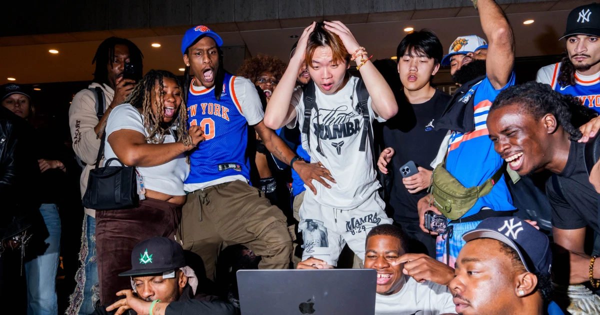260609-knicks-fans-watch-party-mn-1330-25596e.jpg