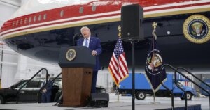 260619-trump-air-force-one-mn-1615-07a29d.jpg