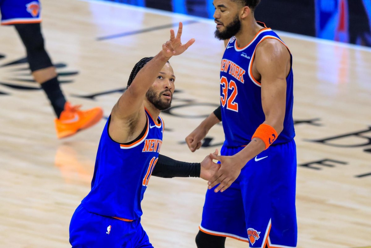 Brunsons-45-pts-lead-Knicks-over-Spurs-for-1st-NBA-title-in-53-years.jpg