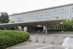 CIA-officer-caught-with-gold-bars-created-fake-intelligence-operation.jpg