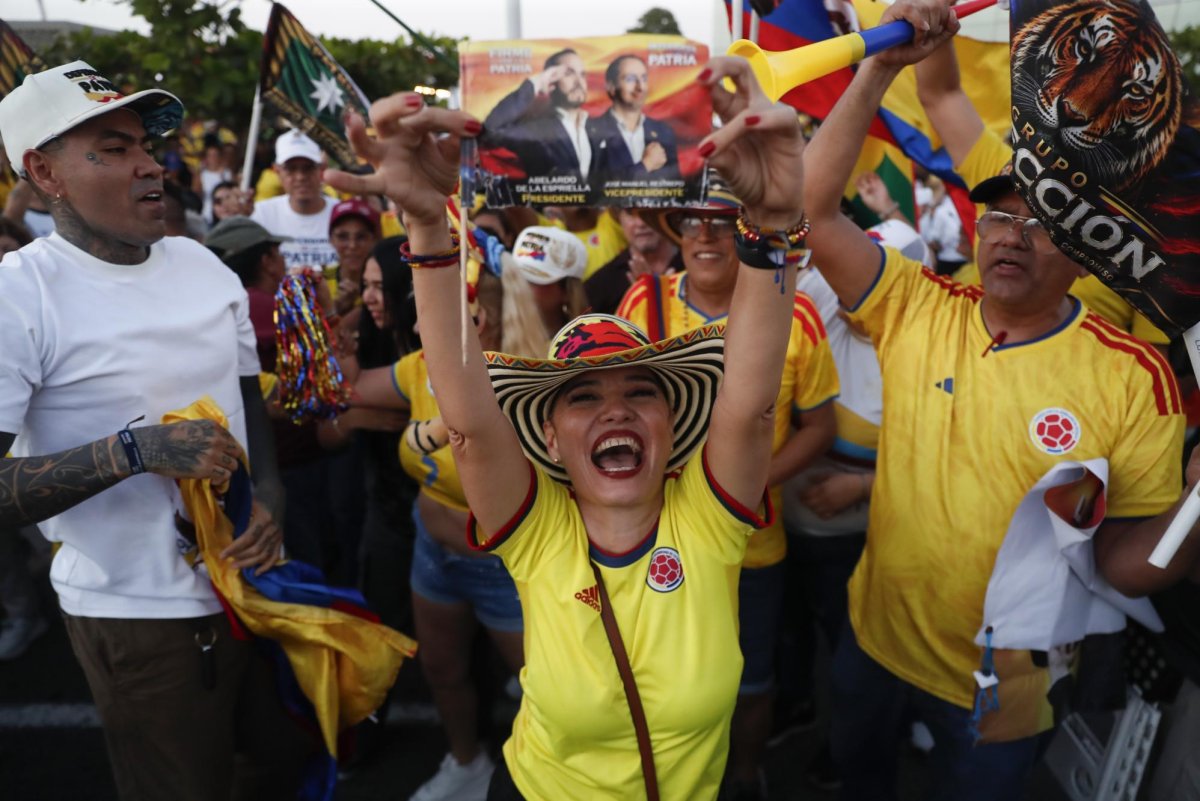 Colombian-presidential-election-fails-to-produce-winner-goes-to-run-off.jpg
