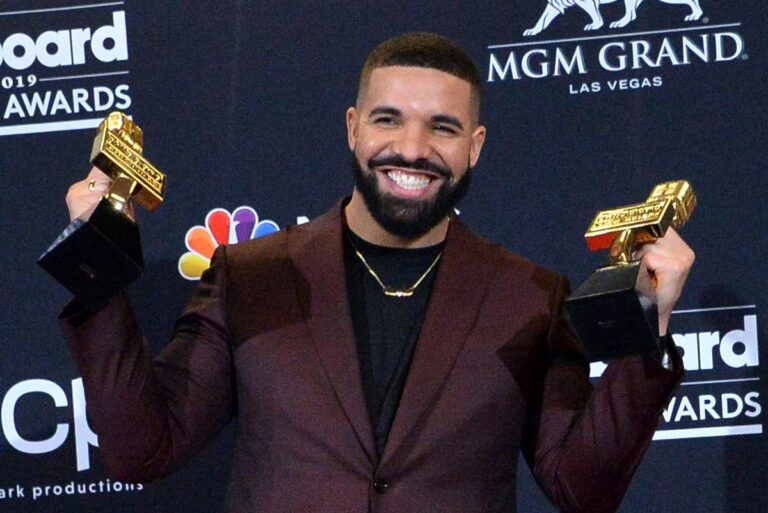 Drakes-Iceman-tops-US-album-chart-for-2nd-week.jpg