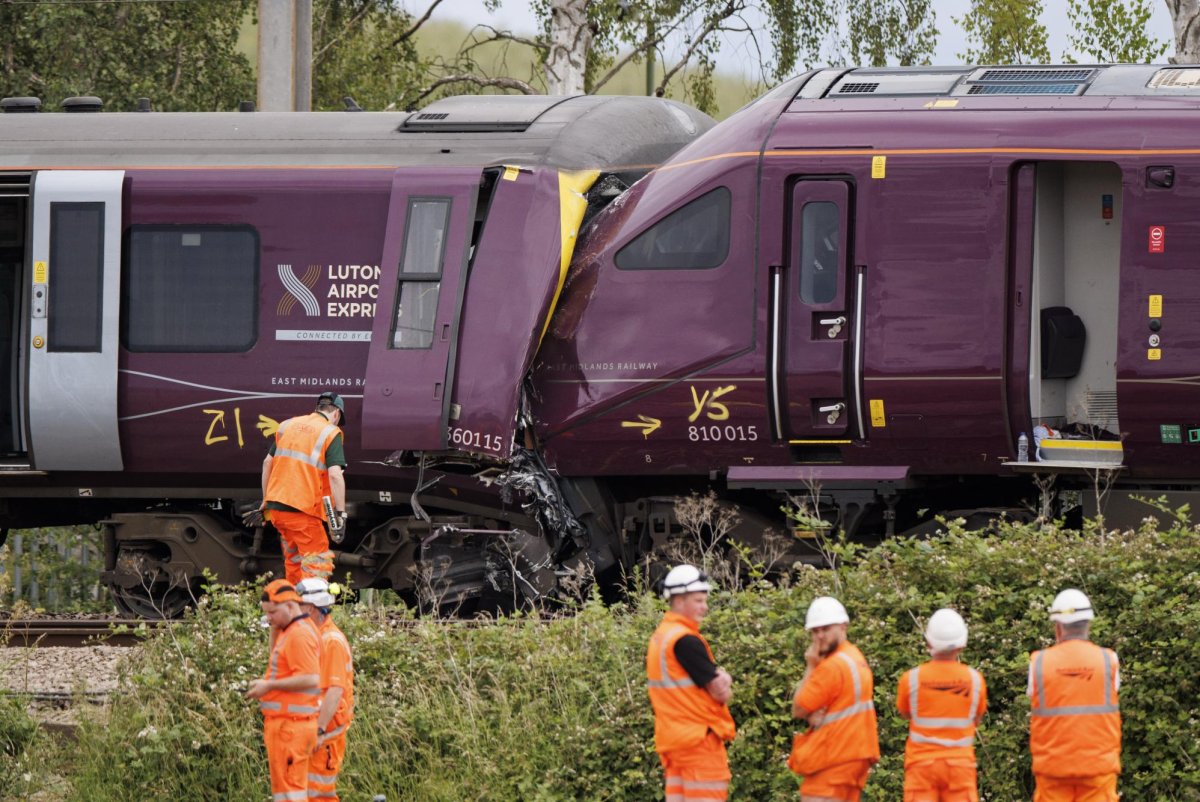 Driver-dies-in-England-train-crash-9-still-critical.jpg
