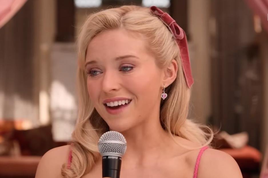Elle-shakes-up-Seattle-in-trailer-for-Legally-Blonde-prequel.jpg