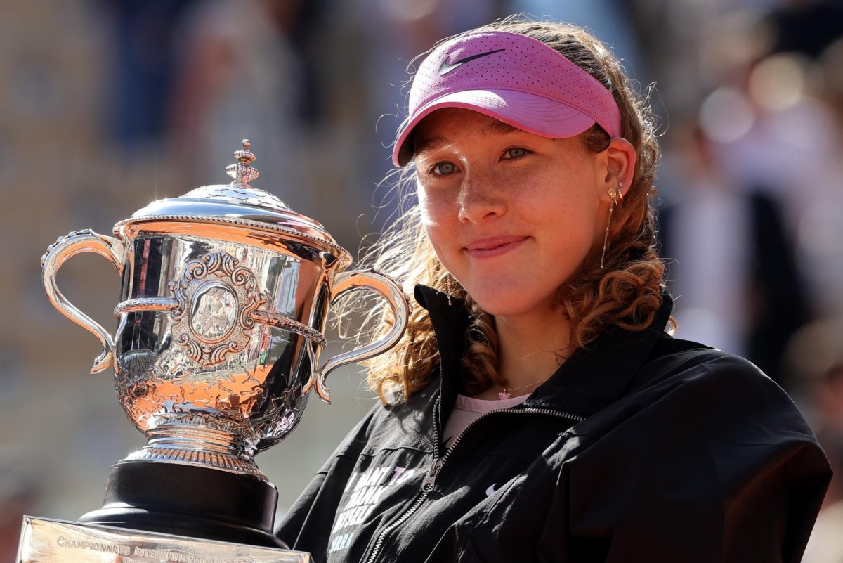 French-Open-Andreeva-dominates-Chwalinska-for-first-Grand-Slam-crown.jpg