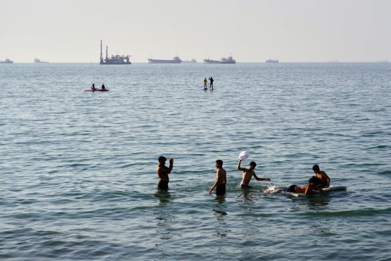Iran_War_Strait_of_Hormuz_5565_.jpg