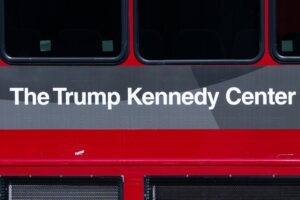 Kennedy-Center-lawyers-tell-staff-to-remove-Trumps-name-by-June-12.jpg
