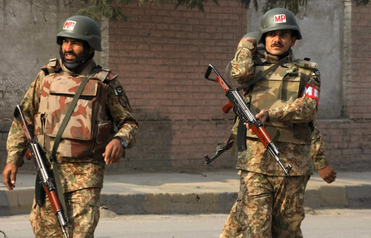 Pakistan-launches-ground-operation-along-Afghan-border-killing-29.jpg