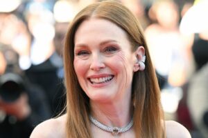 Paul-Giamatti-pushes-Julianne-Moore-to-her-limit-in-Debut-trailer.jpg