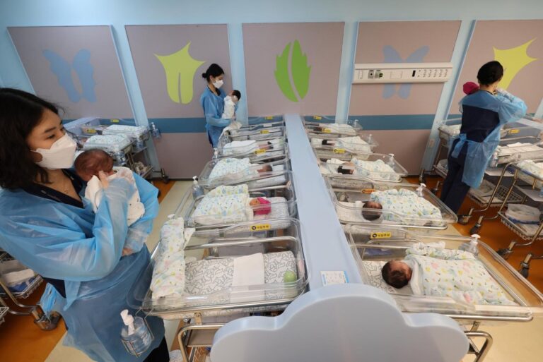 South-Korea-childbirths-soar-to-highest-level-in-7-years-in-April.jpg