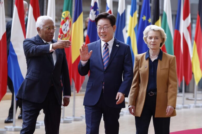 South-Koreas-Lee-EU-leaders-reject-North-Korea-nuclear-status.jpg