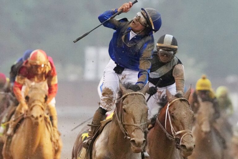 Stephen-Foster-at-Churchill-Downs-could-preview-Breeders-Cup-Classic.jpg