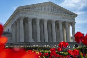 Supreme-Court-shoots-down-Hawaiis-private-property-gun-restriction.jpg