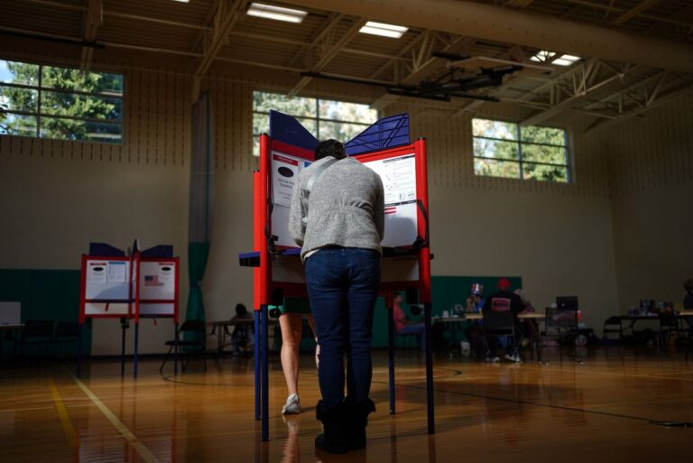 Supreme-Court-to-hear-Arizona-proof-of-citizenship-voting-case.jpg
