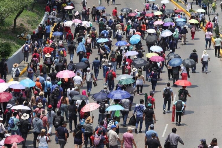 Teachers-protests-challenge-Mexico-ahead-of-World-Cup.jpg