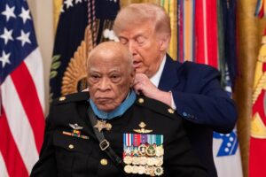 Trump-awards-Medal-of-Honor-to-three-war-heroes.jpg