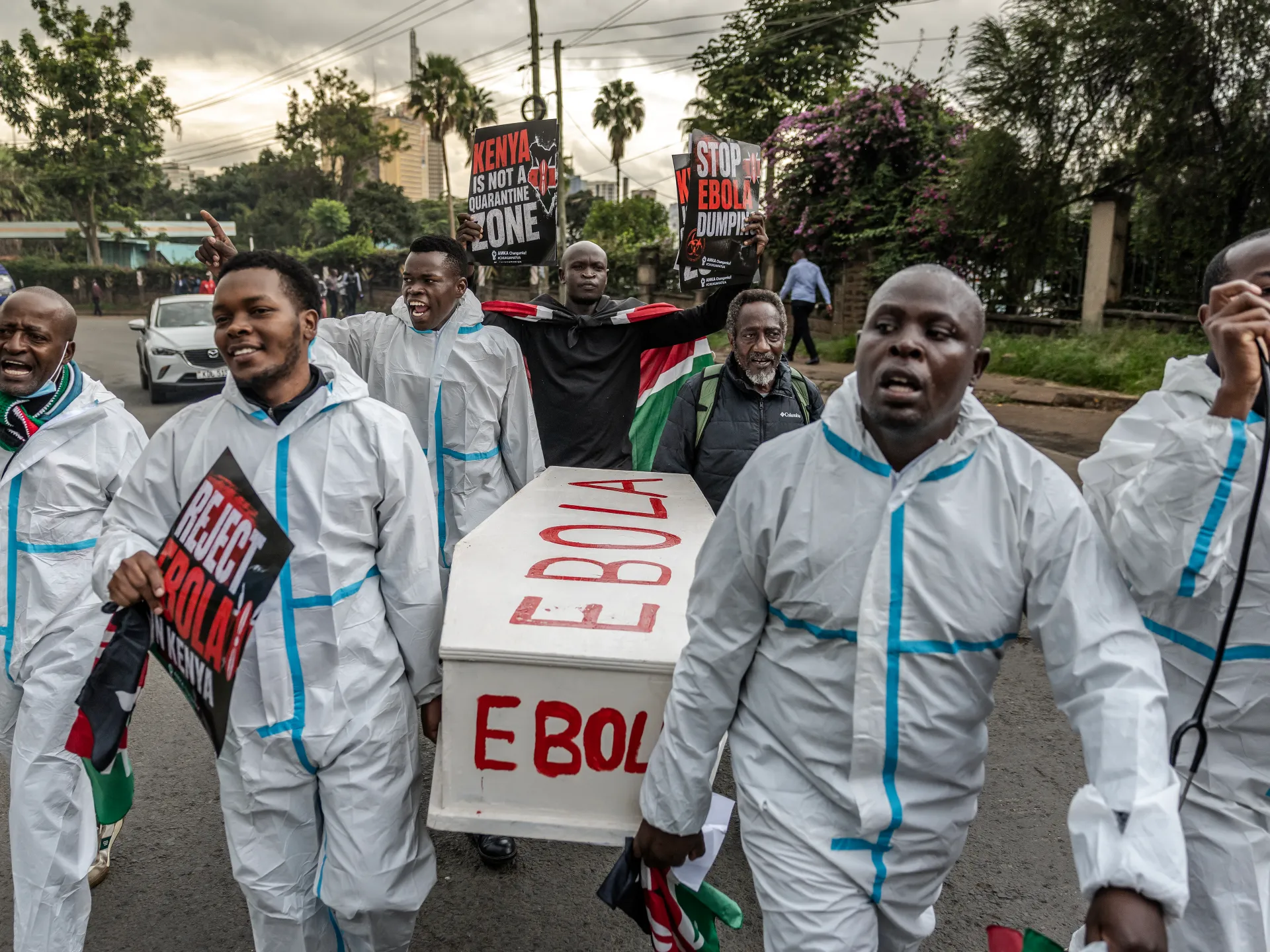 WIDE-THUMB-EBOLA-COFFIN-1780441922.jpg