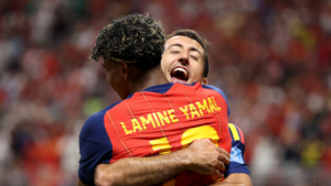 lamine-yamal-and-mikel-oyarzabal_1724oknyo7m5019c3ifmoxy504-ft.png