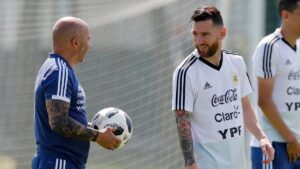 lionel-messi-with-father-jorge-1200-1781811945.jpg