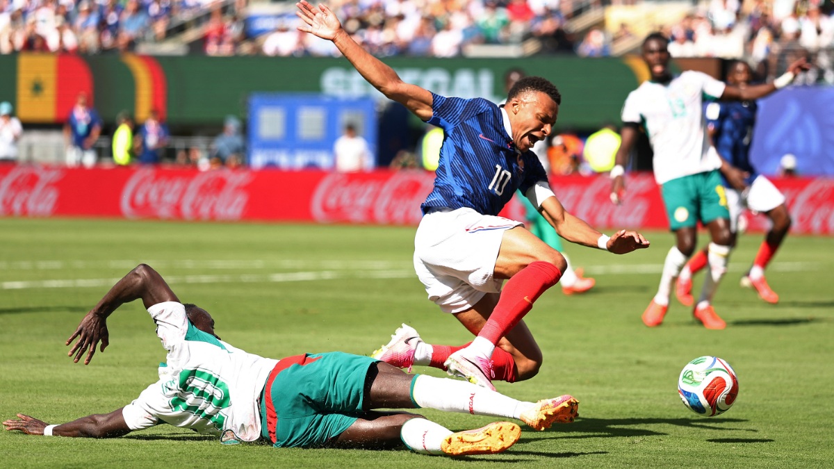 mbappe-mane-foul-world-cup-2026-1781734757.jpg