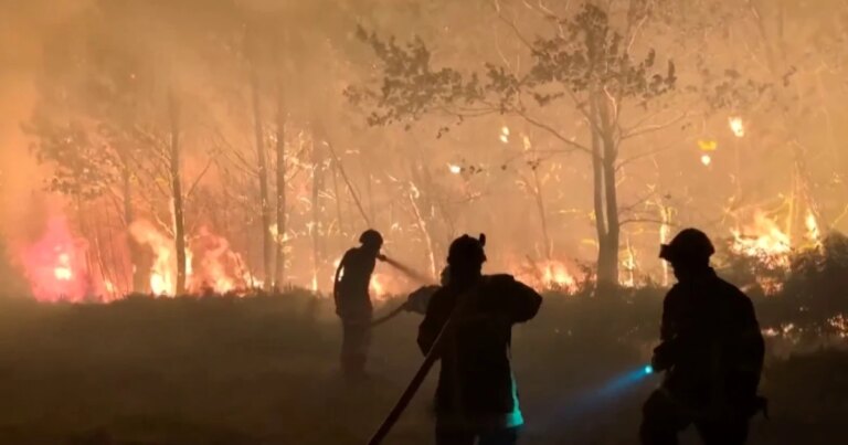 1785022574926_wnn_europe_wildfires_force_evacuations_260725_S3_1920x1080-95uh4l.jpg