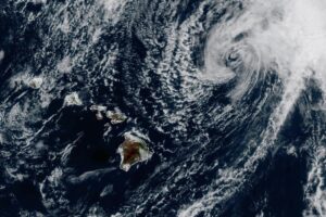 1785306319_Fausto-brings-large-dangerous-surf-to-Hawaii.jpg