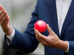 2017-08-15T143304Z_482263737_RC1BAA953410_RTRMADP_3_CRICKET-TEST-ENG-WIN-PREVIEW-1785390061.jpg