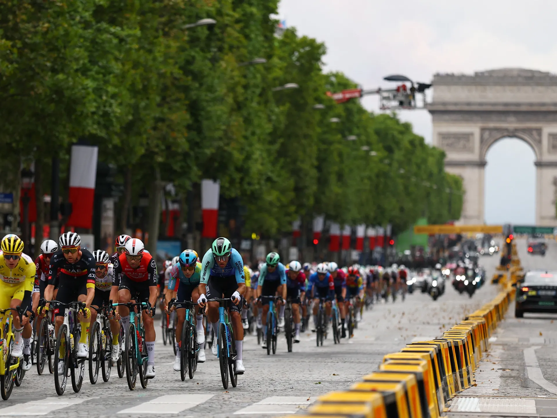 2025-07-27T163138Z_575175315_UP1EL7R19WOZA_RTRMADP_3_CYCLING-FRANCE-1785049644.jpg
