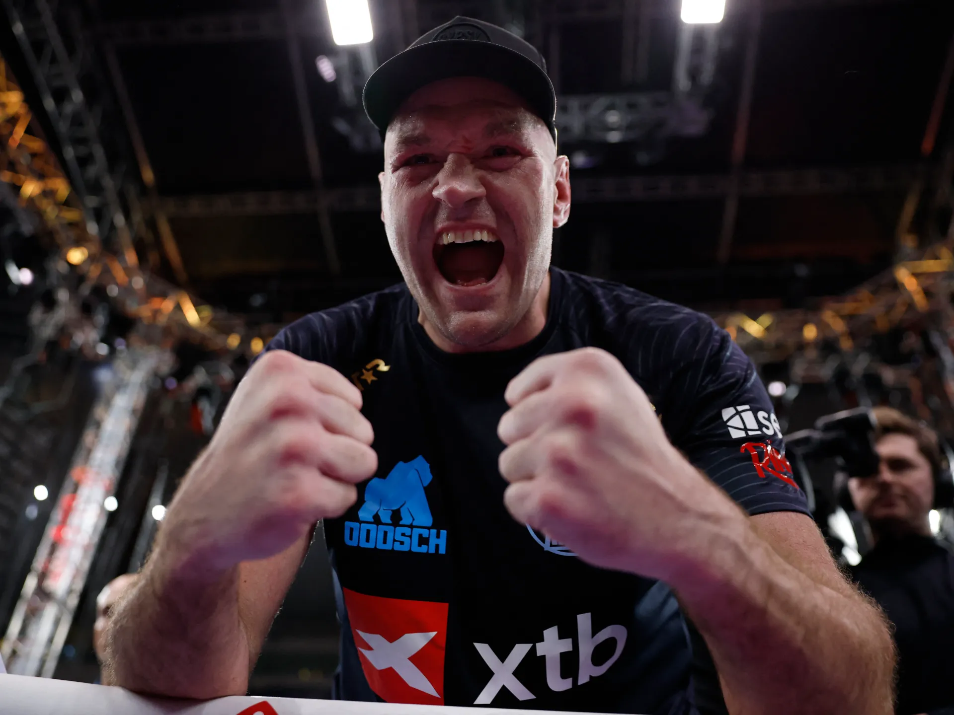 2026-04-11T220618Z_1221610291_UP1EM4B1PEH75_RTRMADP_3_BOXING-HEAVYWEIGHT-FURY-MAKHMUDOV-1775945322.j.webp