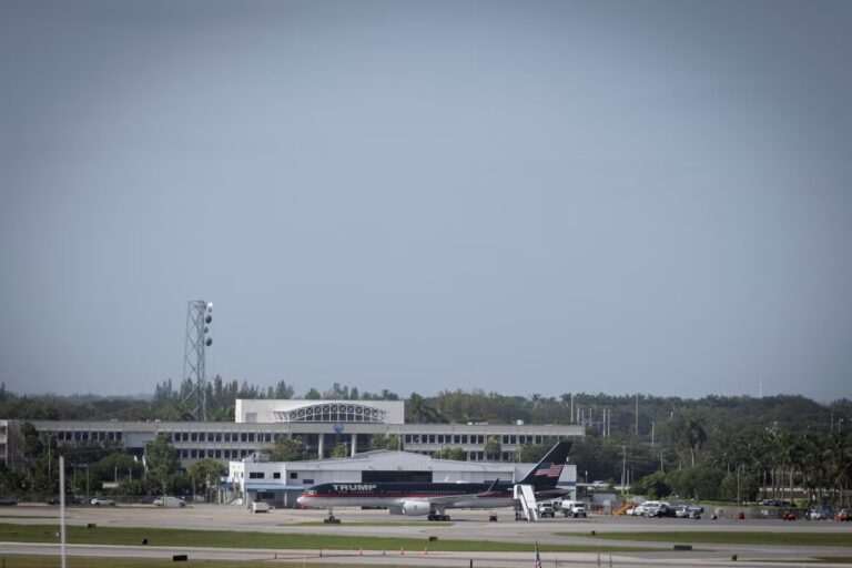 2026-07-09T144435Z_841631619_RC2DAMA51GH8_RTRMADP_3_USA-TRUMP-AIRPORT.JPG