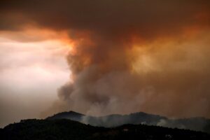2026-07-26T232659Z_1018538398_RC2VLMAXDR7C_RTRMADP_3_EUROPE-WEATHER-WILDFIRE-SPAIN.JPG