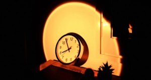 260714-daylight-savings-time-clock-wall-vl-344p-c2cfed.jpg