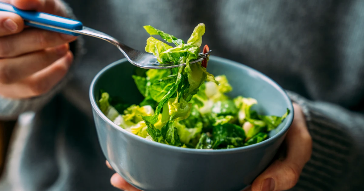 260716-bowl-of-salad-ch-1554-946fcb.jpg