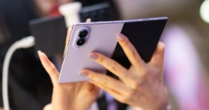 260722-Samsung-fold-aa-538-e8ca18.jpg