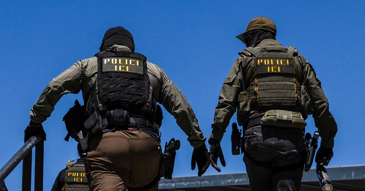 260730-ice-agents-mb-1601-33386f.jpg