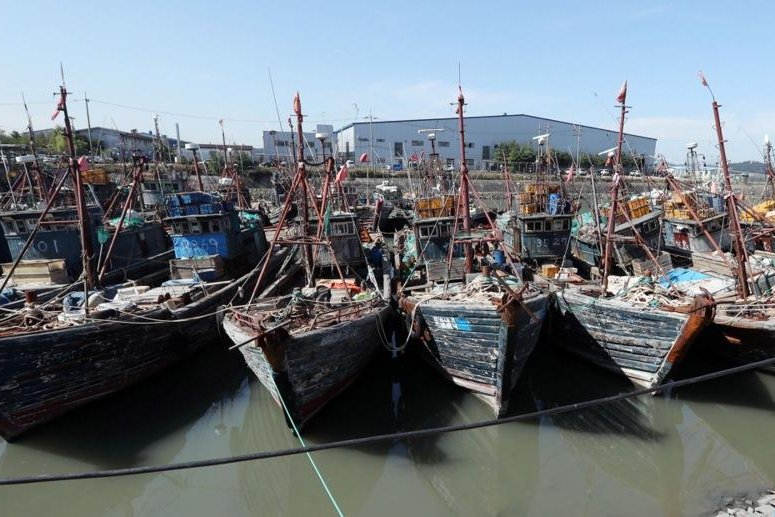 Chinese-fishing-fleet-raises-alarm-across-South-America.jpg