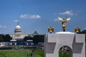 DC-planning-panel-advances-plans-for-Trumps-triumphal-arch.jpg