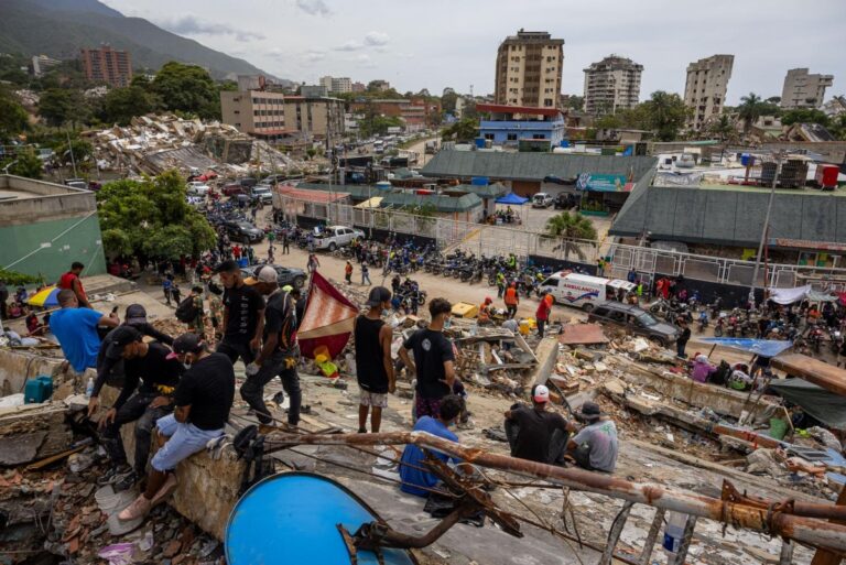 Death-toll-after-Venezuela-earthquake-rises-to-4333.jpg