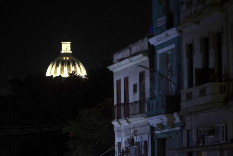 Fuel-shortages-slow-Cubas-power-grid-restoration.jpg