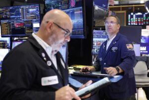 House-passes-bill-to-restrict-not-ban-lawmaker-stock-trading.jpg