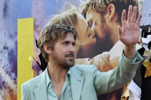 La-La-Land-re-release-poster-fixes-Ryan-Goslings-great-regret.jpg